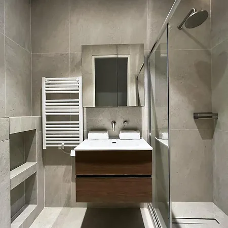 Urbanflat 141 - Grand Champs-elysees Ponthieu * Paris