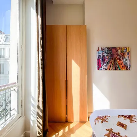 Urbanflat 141 - Grand Champs-elysees Ponthieu * Paris