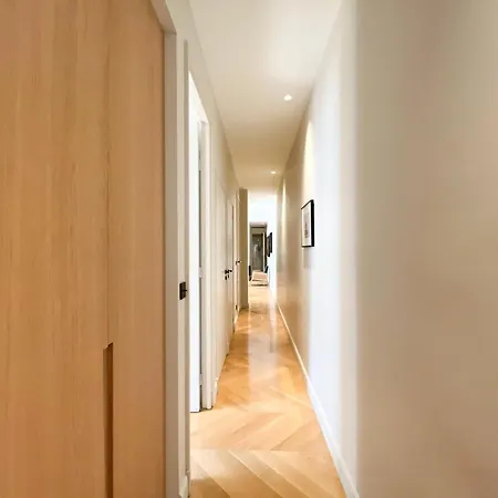 Apartment Urbanflat 141 - Grand Champs-elysees Ponthieu Paris
